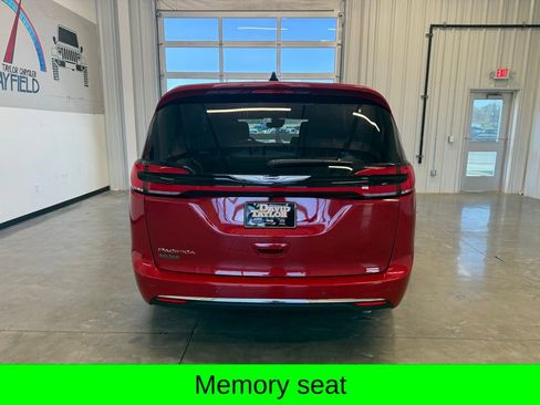 New 2026 Chrysler Pacifica Select image 7