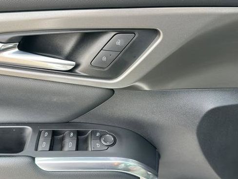 Used 2024 Chevrolet Traverse LT AWD/4WD image 12