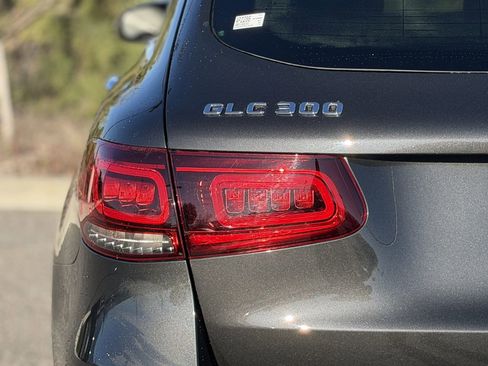 Used 2022 Mercedes-Benz GLC 300 4MATIC image 11