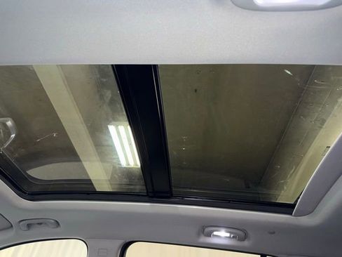 Used 2021 GMC Terrain SLE w/ Driver Convenience Package image 17