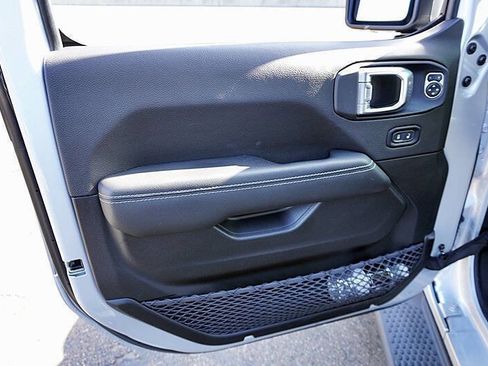 Used 2023 Jeep Wrangler Unlimited Sahara w/ Cold Weather Group image 25