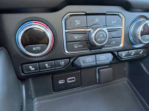 Used 2022 GMC Yukon AT4 image 50