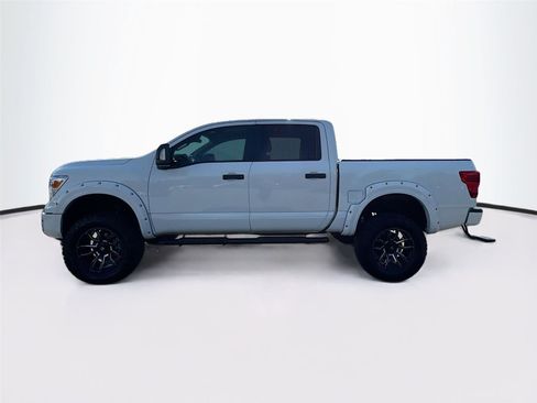 Used 2023 Nissan Titan SV w/ SV Convenience Package image 4