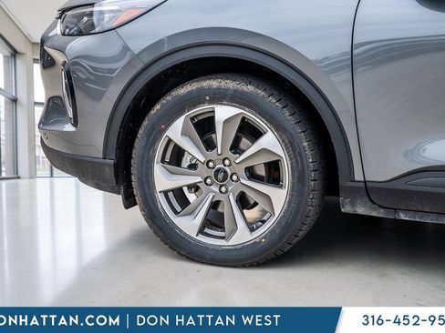 Used 2023 Ford Escape Platinum AWD/4WD image 40