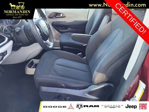 Certified 2023 Chrysler Voyager LX FWD image 15