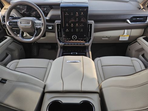 New 2026 GMC Yukon Denali w/ Sun & Power Step Package image 10