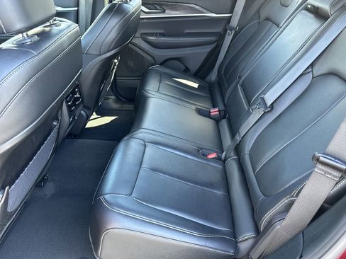 Certified 2025 Jeep Grand Cherokee Limited AWD/4WD image 15