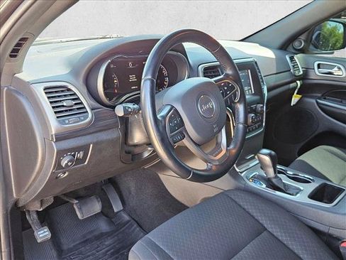 Used 2021 Jeep Grand Cherokee Laredo RWD image 23