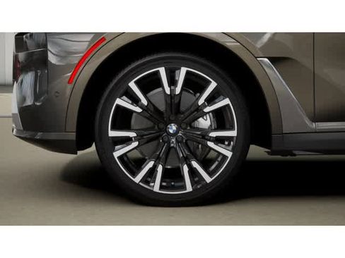 Used 2026 BMW X7 xDrive40i image 7