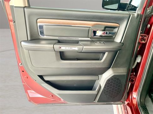 Used 2019 RAM 1500 Laramie w/ Convenience Group image 18