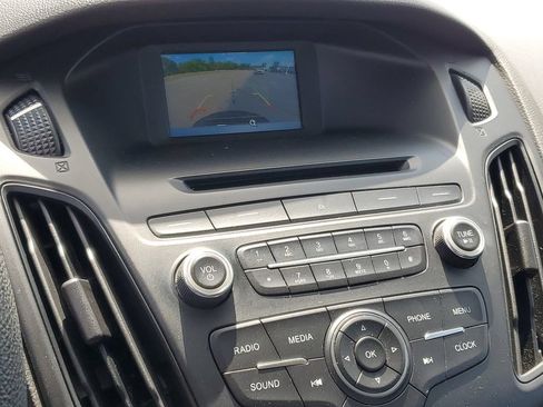 Used 2016 Ford Focus SE FWD image 18