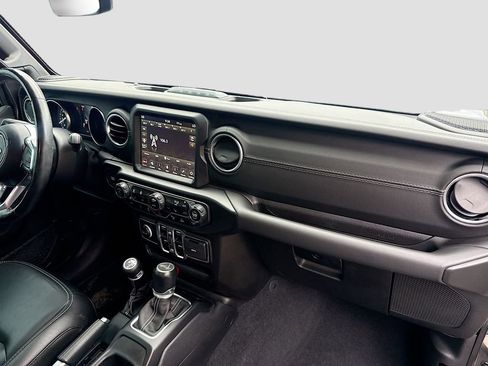 Used 2021 Jeep Wrangler Unlimited Sahara w/ Cold Weather Group AWD/4WD image 33