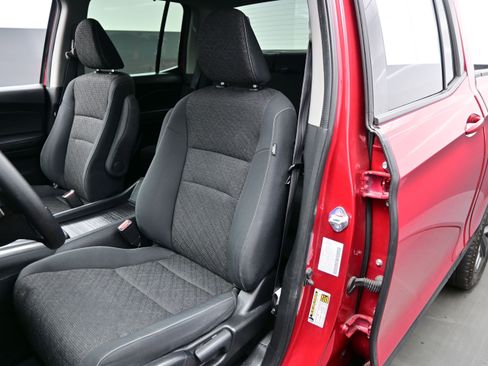 Used 2023 Honda Ridgeline Sport image 11