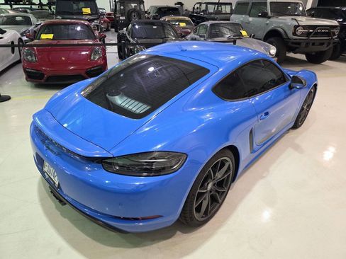 Used 2023 Porsche 718 Cayman w/ Premium Package RWD image 37