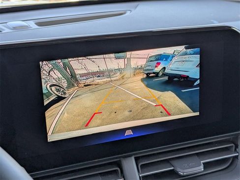 Used 2025 Chevrolet Trax LT w/ LT Convenience Package image 23