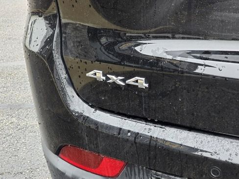 Used 2022 Jeep Compass Limited image 11