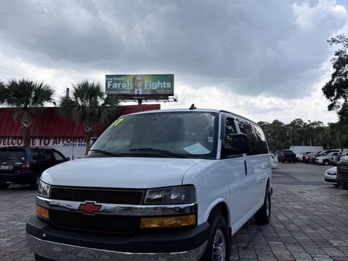 Used 2017 Chevrolet Express 2500 LT w/ LT Preferred Equipment Group RWD image 14
