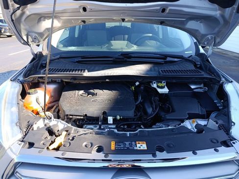 Used 2017 Ford Escape SE w/ Equipment Group 201A image 19