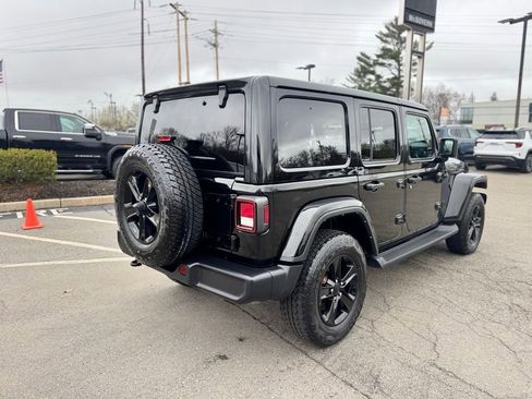 Used 2021 Jeep Wrangler Unlimited Sahara AWD/4WD image 7