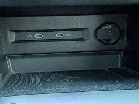 Used 2022 Volkswagen Taos SE image 21