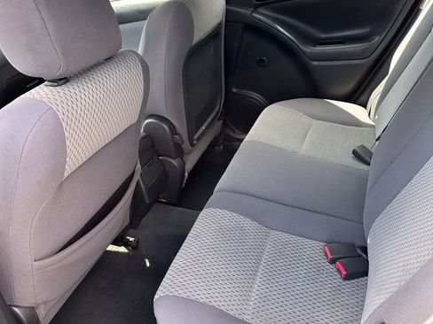 Used 2006 Toyota Matrix XR image 5