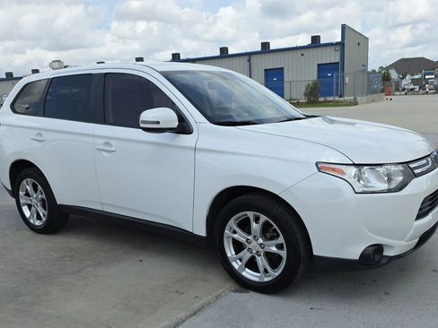 Used 2014 Mitsubishi Outlander SE image 8