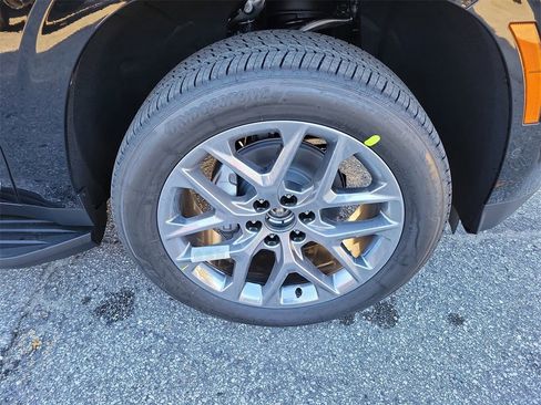 New 2026 GMC Yukon Elevation image 8