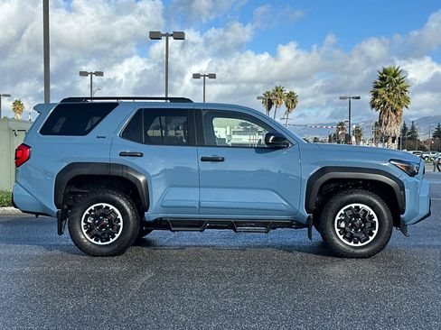 Used 2025 Toyota 4Runner SR5 image 3