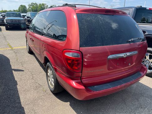 Used 2003 Chrysler Town & Country EX FWD image 9