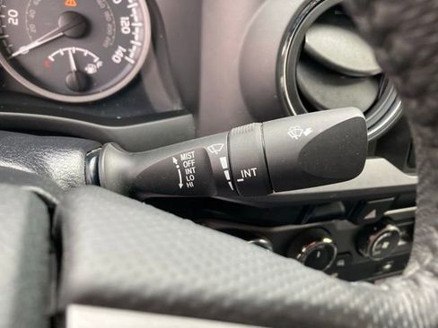 Used 2017 Toyota Tacoma TRD Sport w/ Tow Package (A/T) image 25