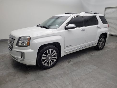 Used 2017 GMC Terrain Denali image 2