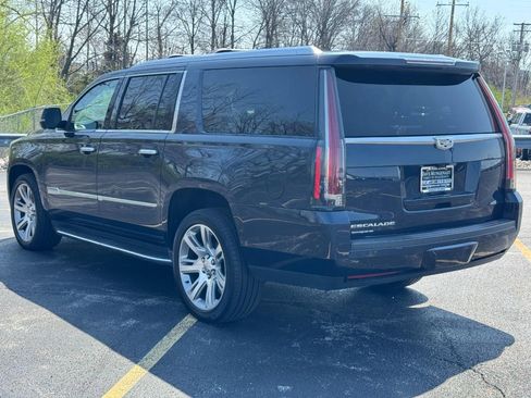 Used 2019 Cadillac Escalade ESV Luxury AWD/4WD image 8