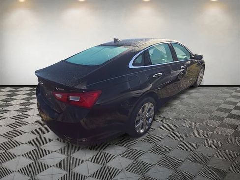 Used 2018 Chevrolet Malibu Premier w/ Driver Confidence Package FWD image 6