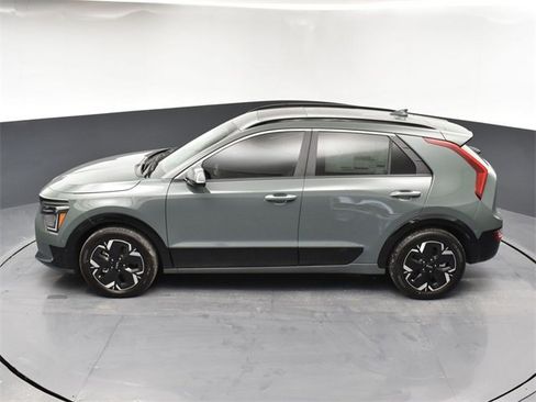 Used 2023 Kia Niro Wave image 37