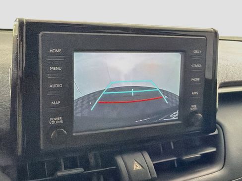 Used 2019 Toyota RAV4 XLE w/ Convenience Package FWD image 23