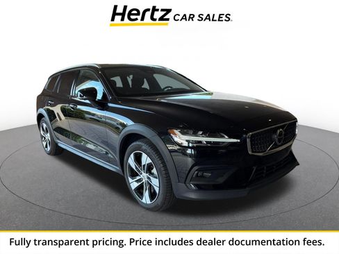 Used 2025 Volvo V60 B5 Cross Country Plus AWD/4WD image 1