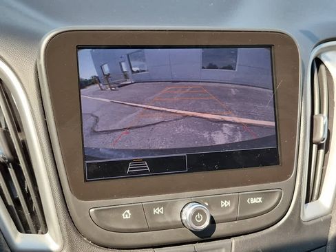 Used 2022 Chevrolet Malibu LS FWD image 14