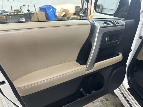 Used 2012 Toyota 4Runner SR5 image 15