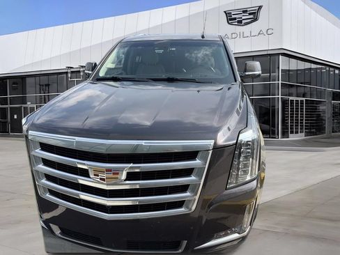 Used 2017 Cadillac Escalade Premium Luxury AWD/4WD image 8
