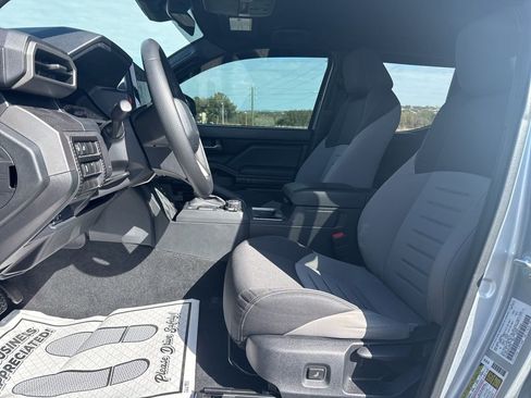 Used 2024 Toyota Tacoma TRD Off-Road image 7