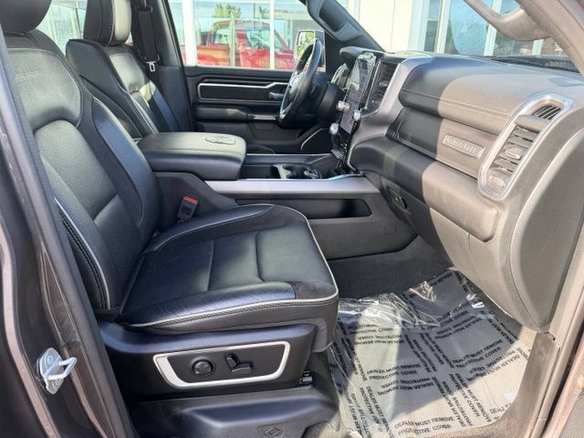 Used 2024 RAM 1500 Laramie AWD/4WD image 14