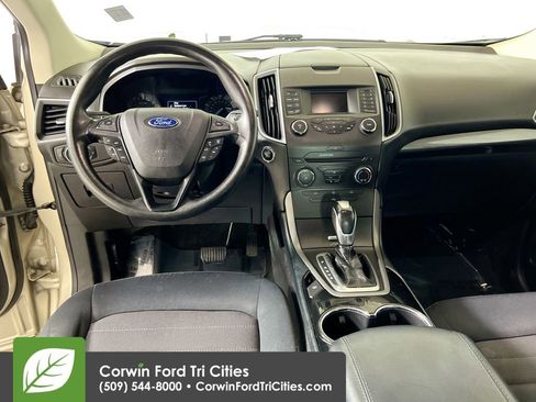 Used 2017 Ford Edge SE w/ Cargo Accessory Package image 24