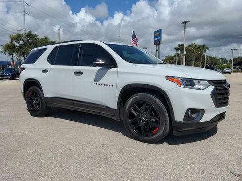Used 2020 Chevrolet Traverse Premier w/ Redline Edition FWD image 2