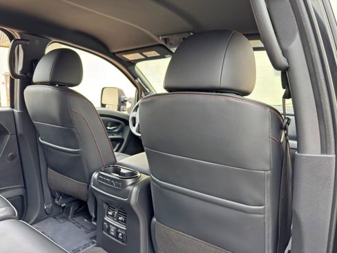 Used 2023 Nissan Titan PRO-4X AWD/4WD image 33