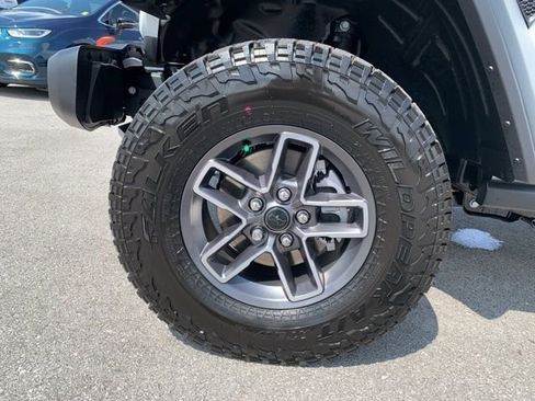 New 2025 Jeep Gladiator Mojave image 9