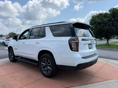 Used 2023 Chevrolet Tahoe Z71 w/ Luxury Package AWD/4WD image 4