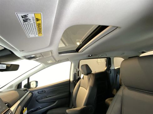 New 2025 Honda Odyssey EX-L image 16