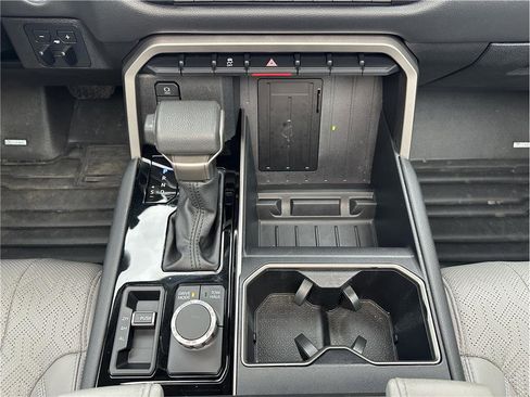 Used 2024 Toyota Tundra Limited w/ Power Package AWD/4WD image 27