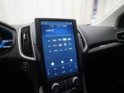 Used 2022 Ford Edge SE w/ Black Appearance Package image 6