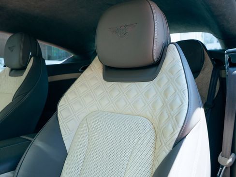 Used 2022 Bentley Continental GT AWD/4WD image 38